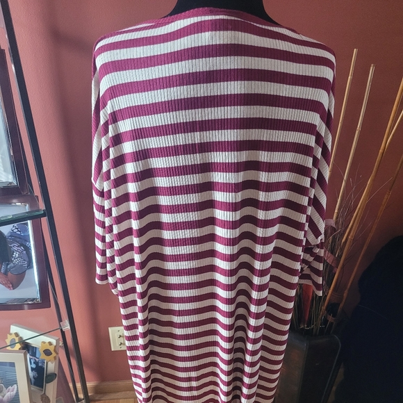 Lularoe Irma - Picture 4 of 5